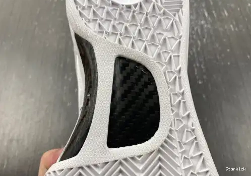 FV6325-100  Kobe 8 Protro White Golden Nike 0703